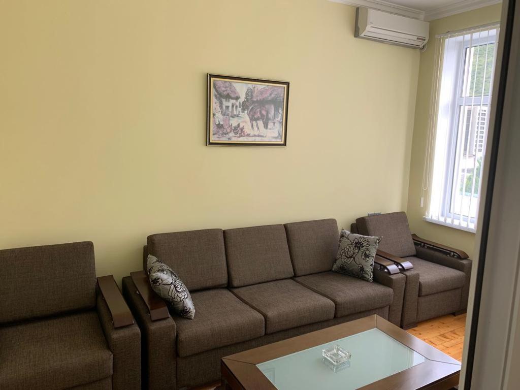 Sheki Avtovagzal Motel エクステリア 写真